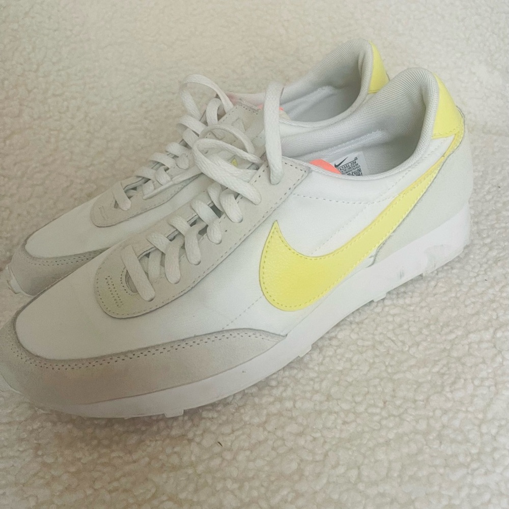 Nike Daybreak Sneaker